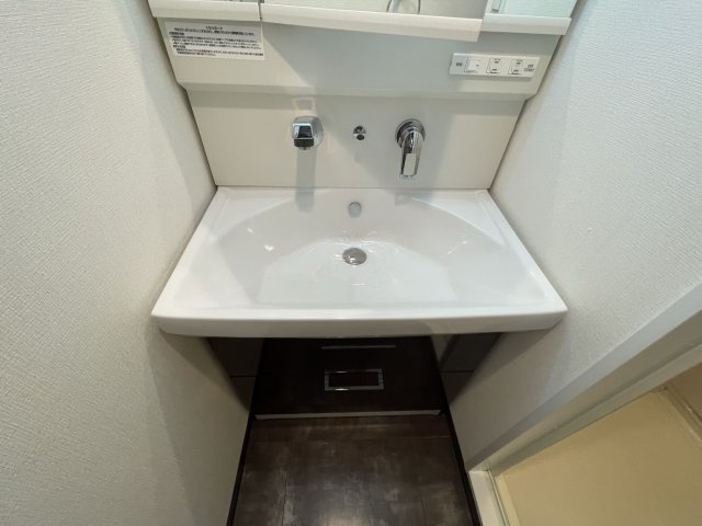 S-RESIDENCE淀屋橋の独立洗面台