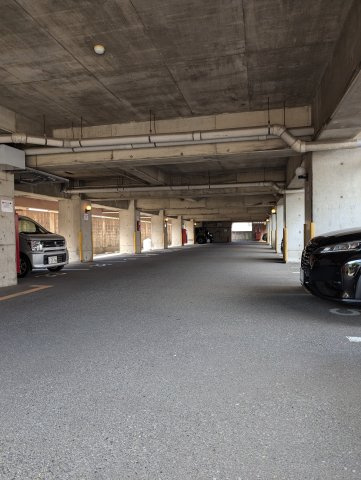 信開ドムス西開発の駐車場