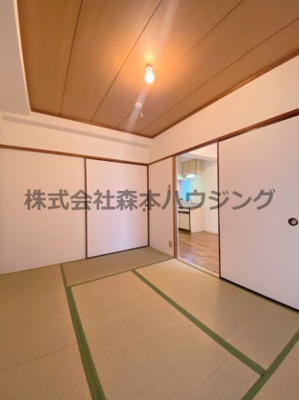 【寝室】 | 　第三東ビル | 落ち着いて過ごせるお部屋なので、寝室にいかがでしょうか