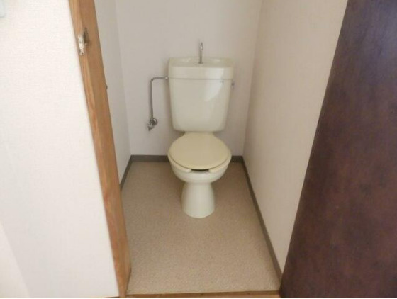 長等三丁目店舗のトイレ|コンパクトで使いやすいトイレです