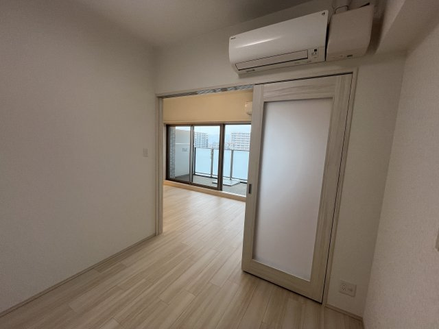 プレジオ荒本新町の洋室