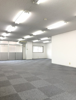 近江八幡市出町の店舗事務所の内装|室内です