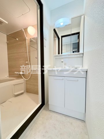 axis nagoya swの独立洗面台