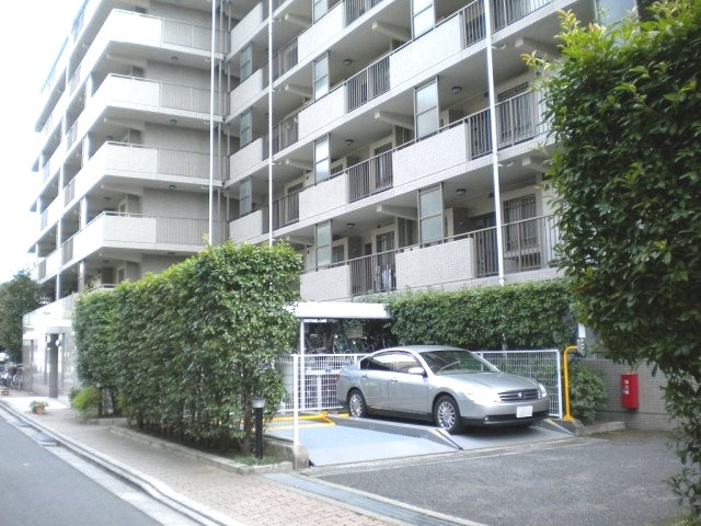 オーベル本所吾妻橋の駐車場