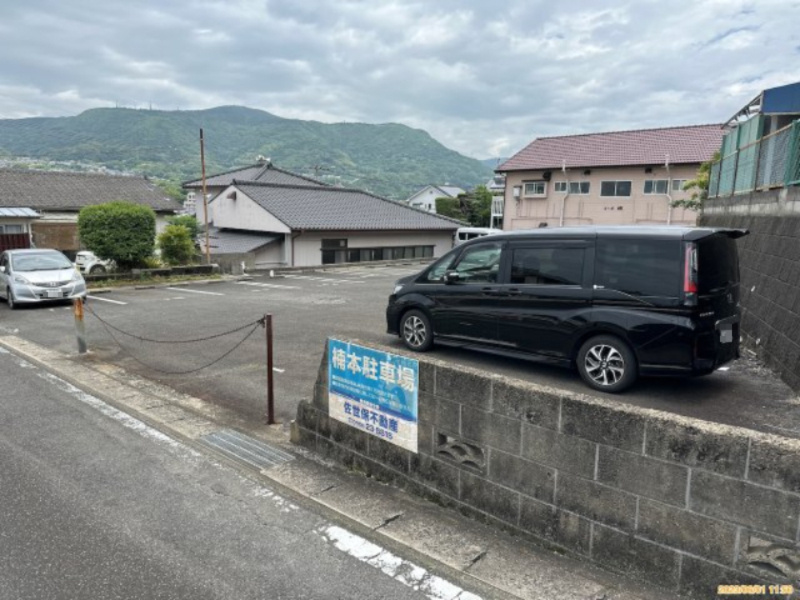 楠本駐車場の外観