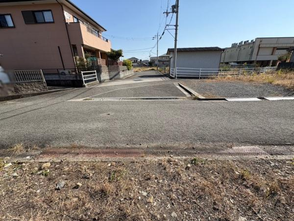 和歌山市六十谷　土地の前面道路含む現地写真