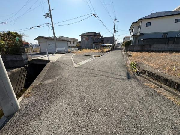 和歌山市六十谷　土地の前面道路含む現地写真
