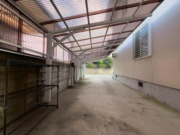 岩出市中島　中古戸建の駐車場