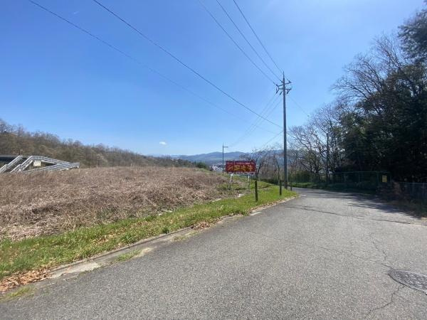 橋本市あやの台1丁目　1号地の前面道路含む現地写真