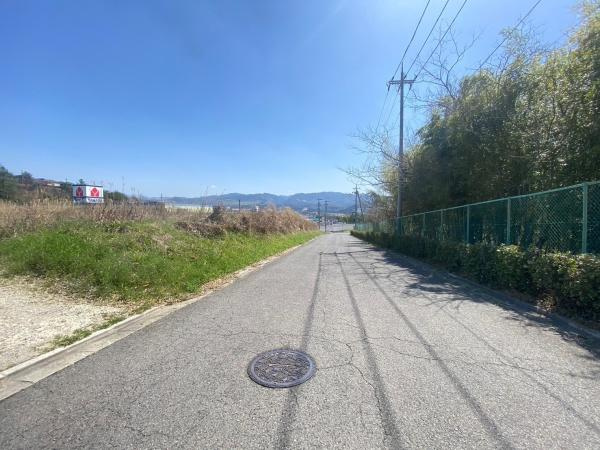 橋本市あやの台1丁目　1号地の前面道路含む現地写真