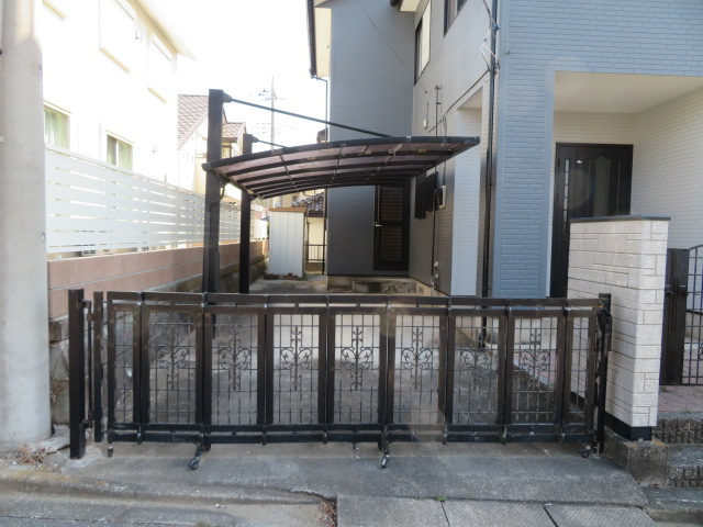 高崎市吉井町南陽台　中古1580の駐車場