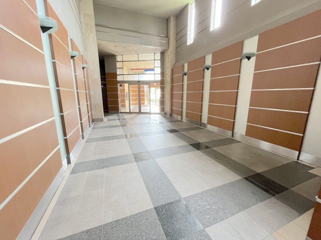 アンピール美しが丘南のエントランス