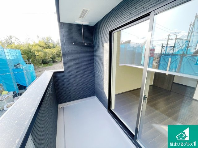 八幡市八幡福禄谷　新築一戸建てのバルコニー