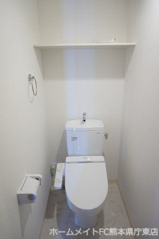 熊本市東区花立６丁目の賃貸マンションのトイレ