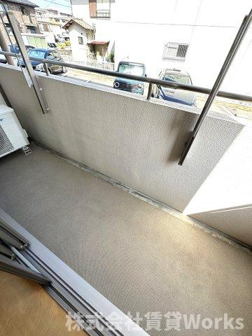 ヒューマンスペースⅠのバルコニー|暖かな日差しのふりそそぐバルコニー