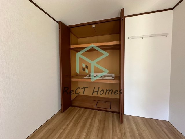 姫路市飾磨区清水１丁目のハイツの収納