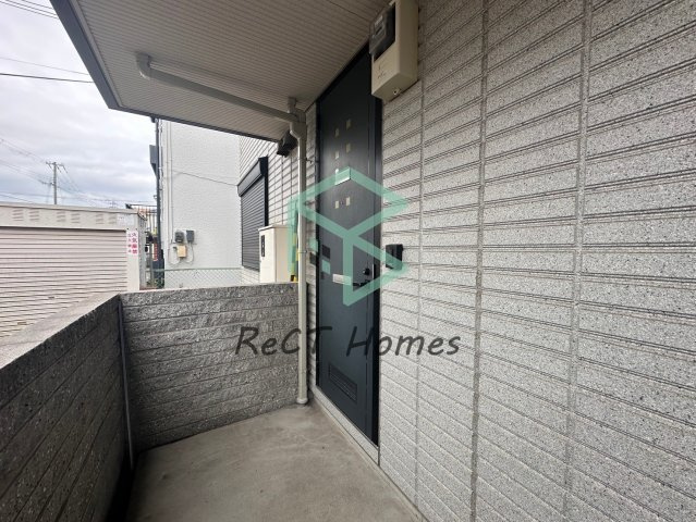 姫路市飾磨区清水１丁目のハイツの玄関