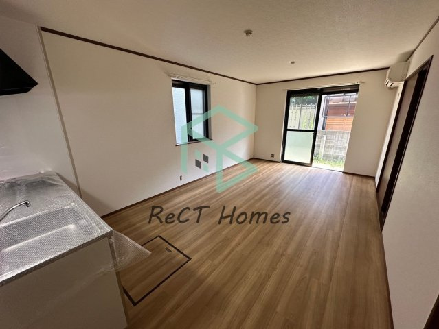 姫路市飾磨区清水１丁目のハイツの居間・リビング