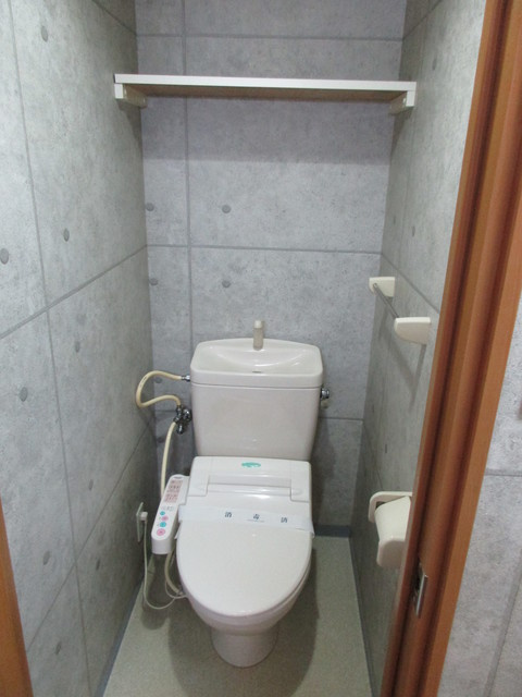 タウンハウス日吉Kのトイレ|同間取り別部屋の参考写真です。