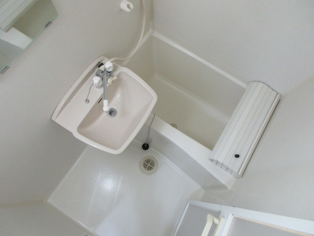 タウンハウス日吉Kの浴室|同間取り別部屋の参考写真です。