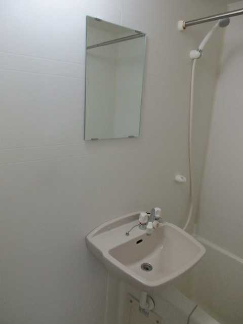 タウンハウス日吉Kの洗面所|同間取り別部屋の参考写真です。