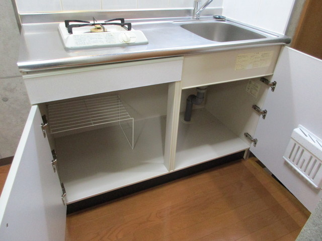 タウンハウス日吉Kのキッチン|同間取り別部屋の参考写真です。