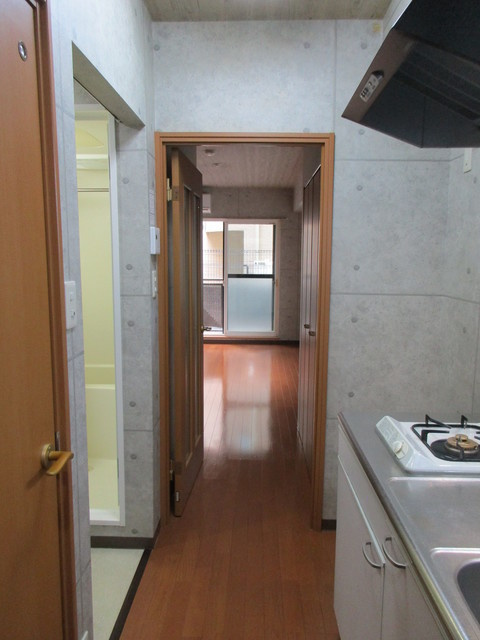 タウンハウス日吉Kの居間・リビング|同間取り別部屋の参考写真です。