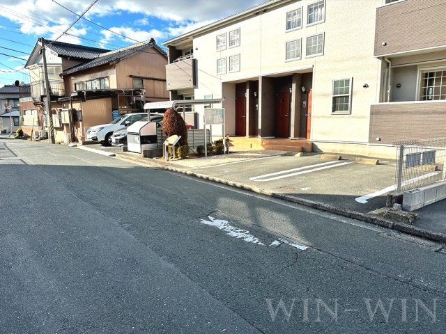 pulito 小池の駐車場