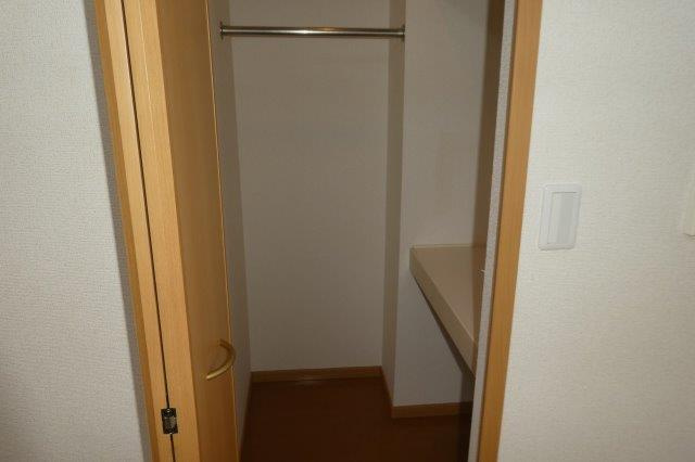 エピナール　ララＢの収納|ウォークインクローゼット