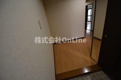 マンションコトブキの玄関