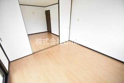 マンションコトブキの洋室