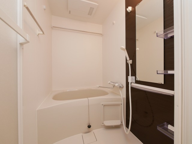 SERENiTE本町refletの浴室