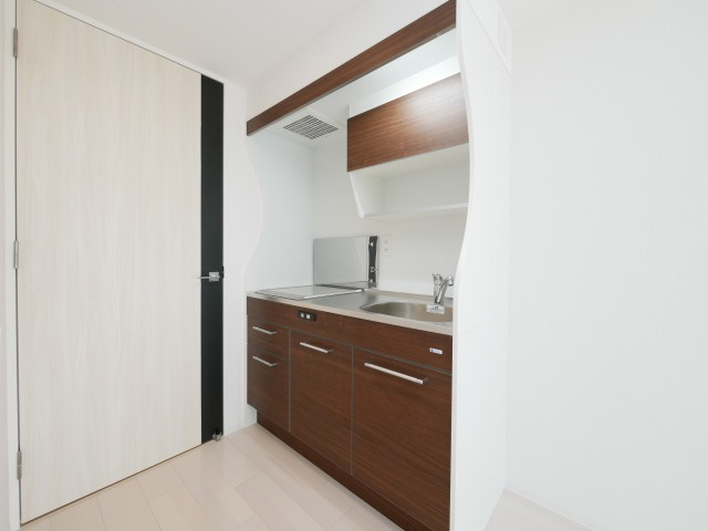 SERENiTE本町refletのキッチン