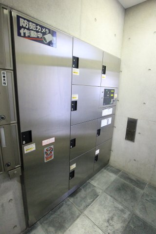 ピアッツァコート八木駅前のその他共用部分|便利な宅配ボックス
