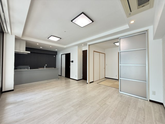 ピアッツァコート八木駅前のエントランス