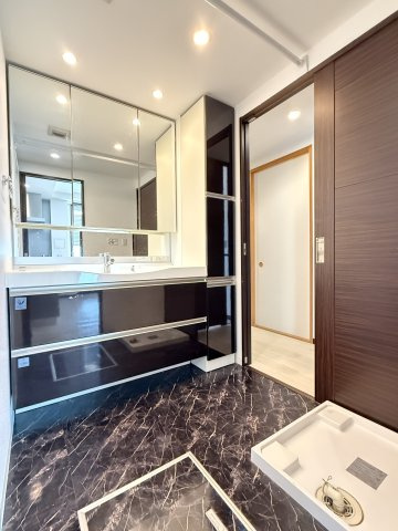 ピアッツァコート八木駅前のエントランス