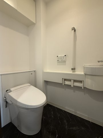 ピアッツァコート八木駅前の外観