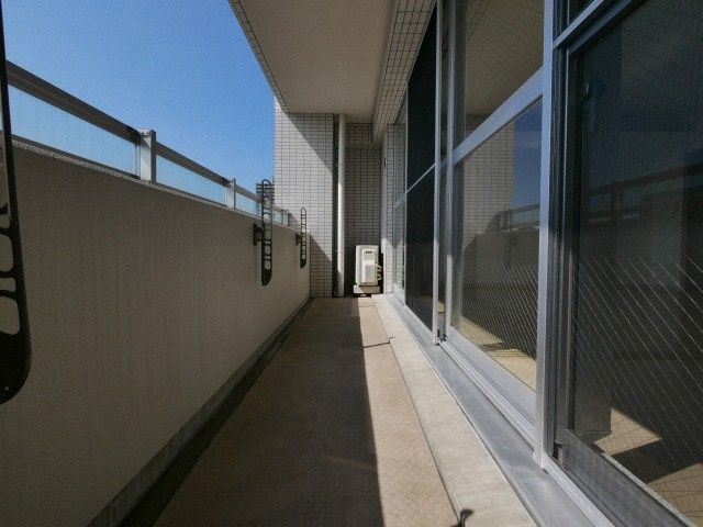 大阪市中央区瓦屋町１丁目の賃貸マンションのバルコニー