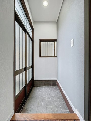 【玄関】 | 鹿骨1丁目戸建 | 月額管理料無料！賃貸管理はアブレイズパートナーズにお任せを！