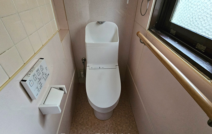 小松台東　中古住宅のトイレ