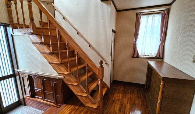 小松台東　中古住宅の内装