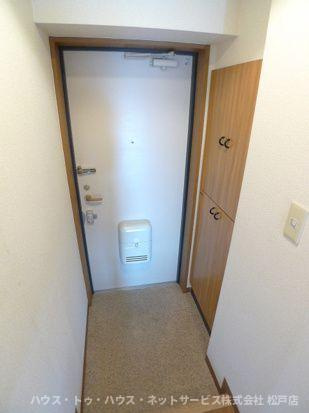 エクセラン東松戸の玄関