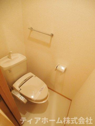 ロイヤルヴィレッジB棟のトイレ|シンプルで使いやすいトイレです