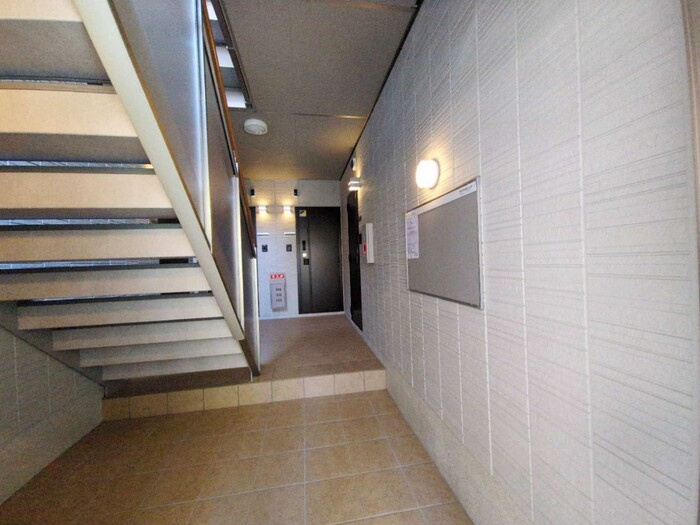 D-PLACE駅南大路のロビー
