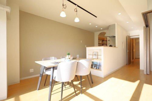 イトーピア向日マンションB棟の居間・リビング