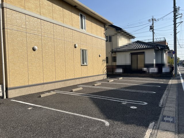 ピアチェーレの駐車場