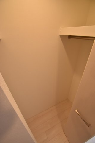 大阪市都島区中野町４丁目の賃貸マンションの収納