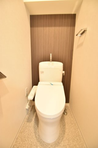 大阪市都島区中野町４丁目の賃貸マンションのトイレ