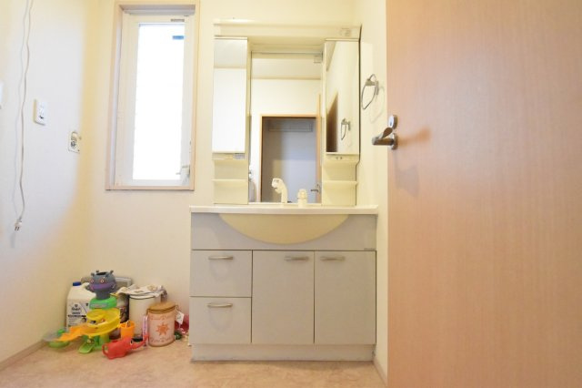 中古戸建　岐阜市粟野台　平成18年築の独立洗面台