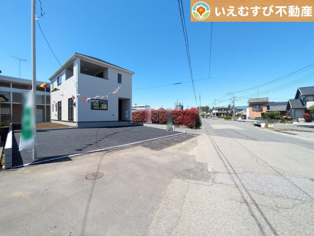 Cradle garden　行田市長野第13の前面道路含む現地写真|充分な広さの前面道路
間口が広くお車の出し入れも問題なく行えるスペースが確保されています♪